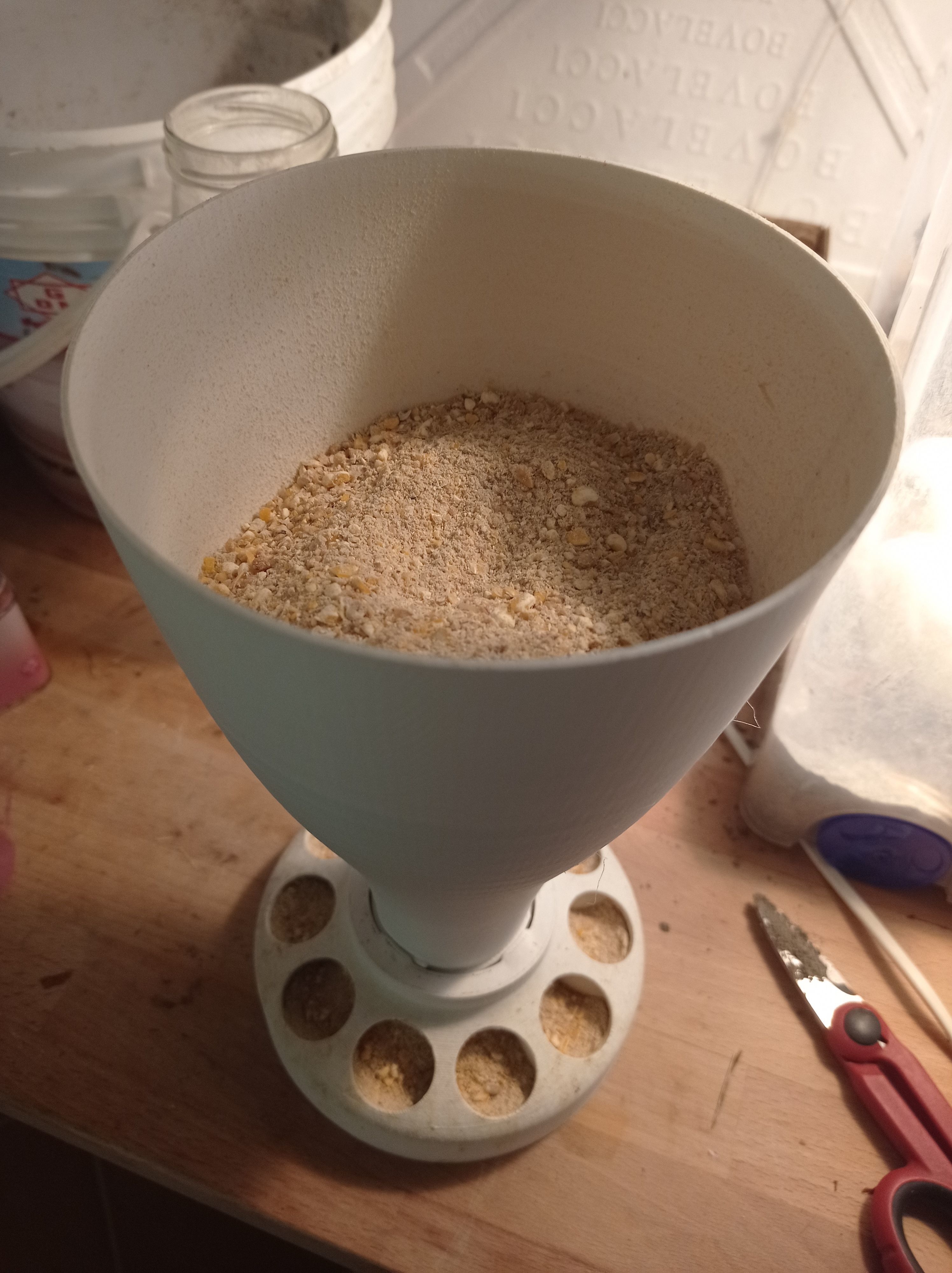 Food and water for the chicks Cibo e acqua per i pulcini 3D print model_3