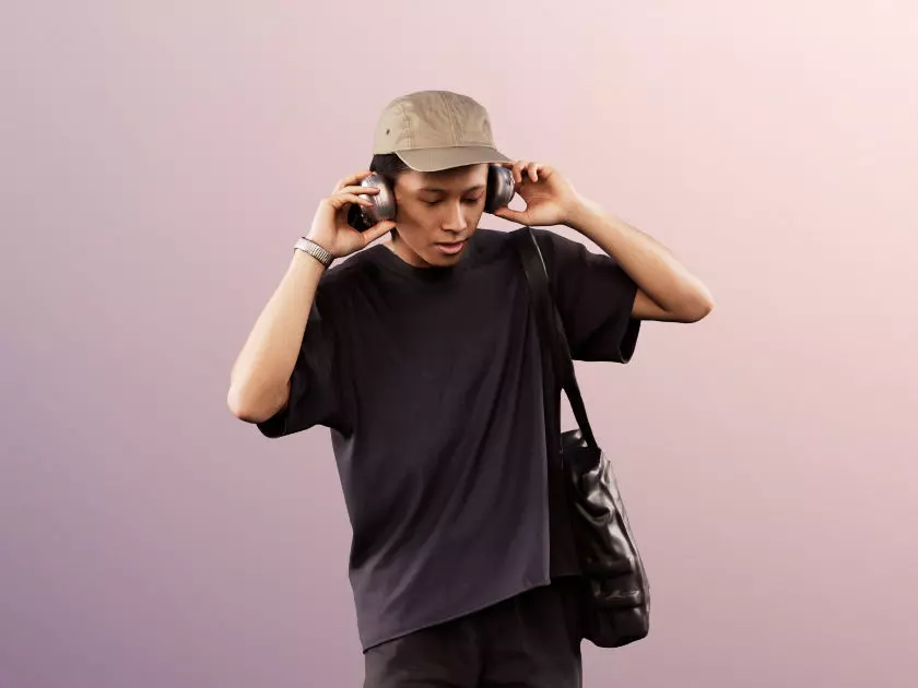 Ajay 11562 - Asian Man Walking Casually With Headphones  3D model_0