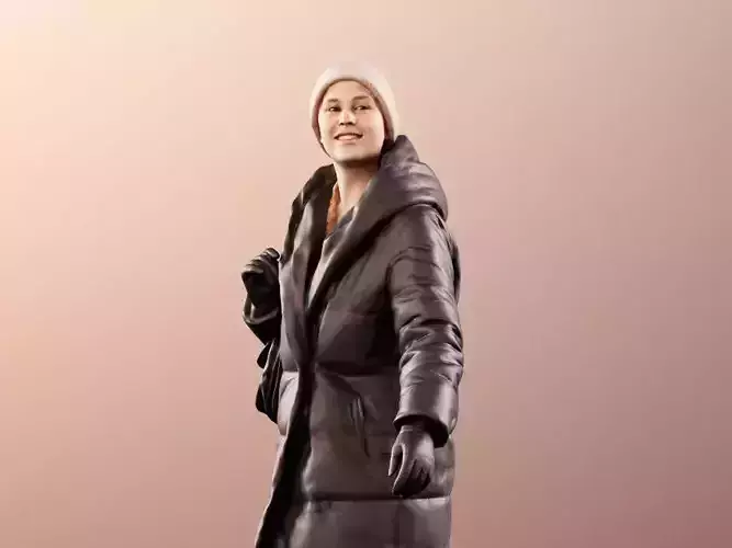 Marilyn 11619 - Walking Woman In Winter Coat Smiling With Bag