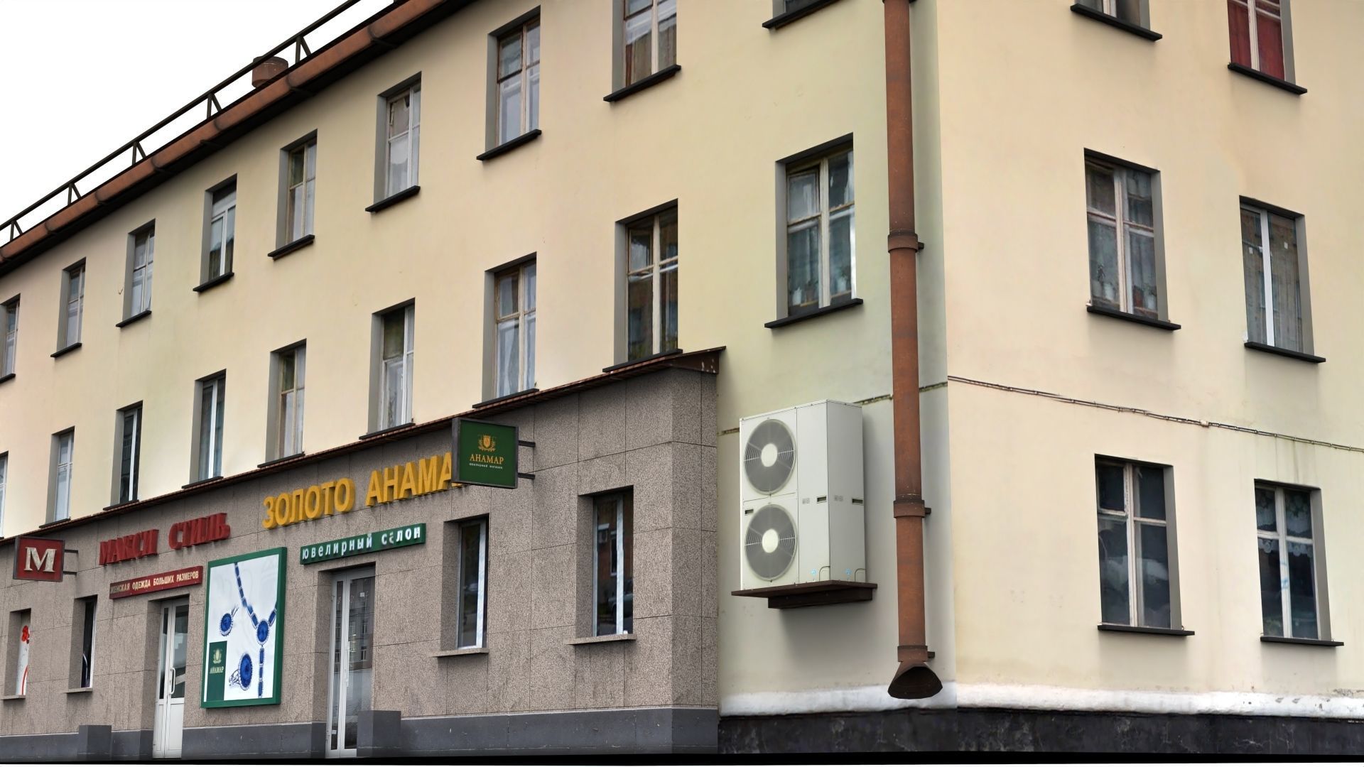 Three Storey House Low-poly 3D model_10