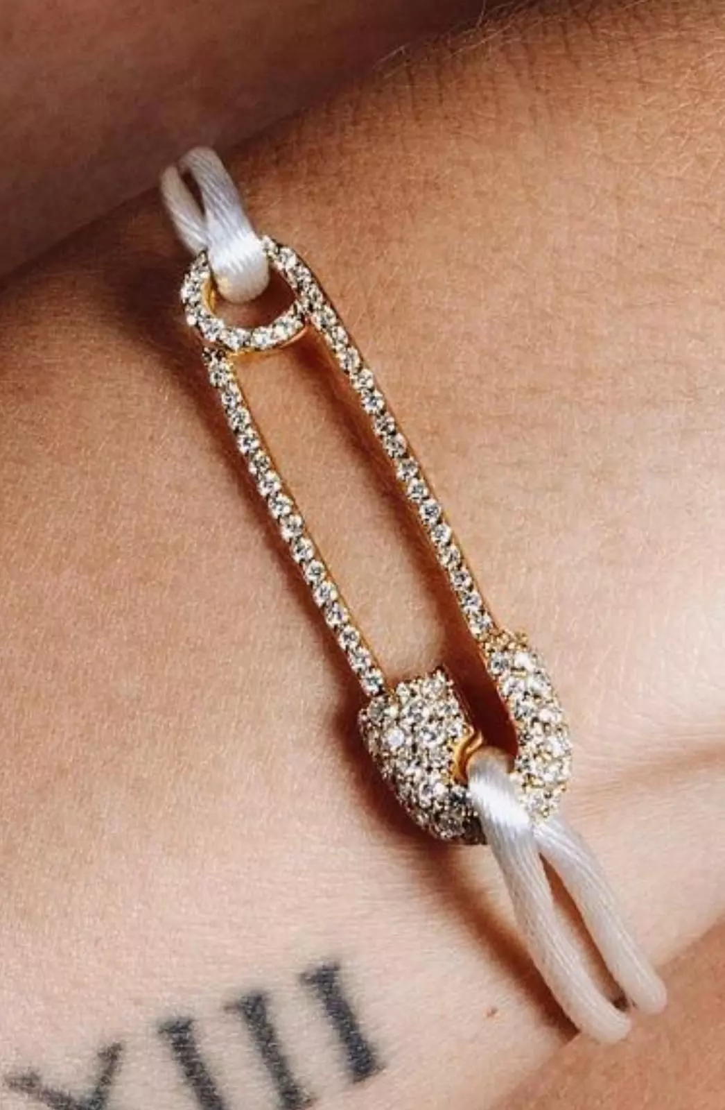 pin pendants braclet 3D print model_0