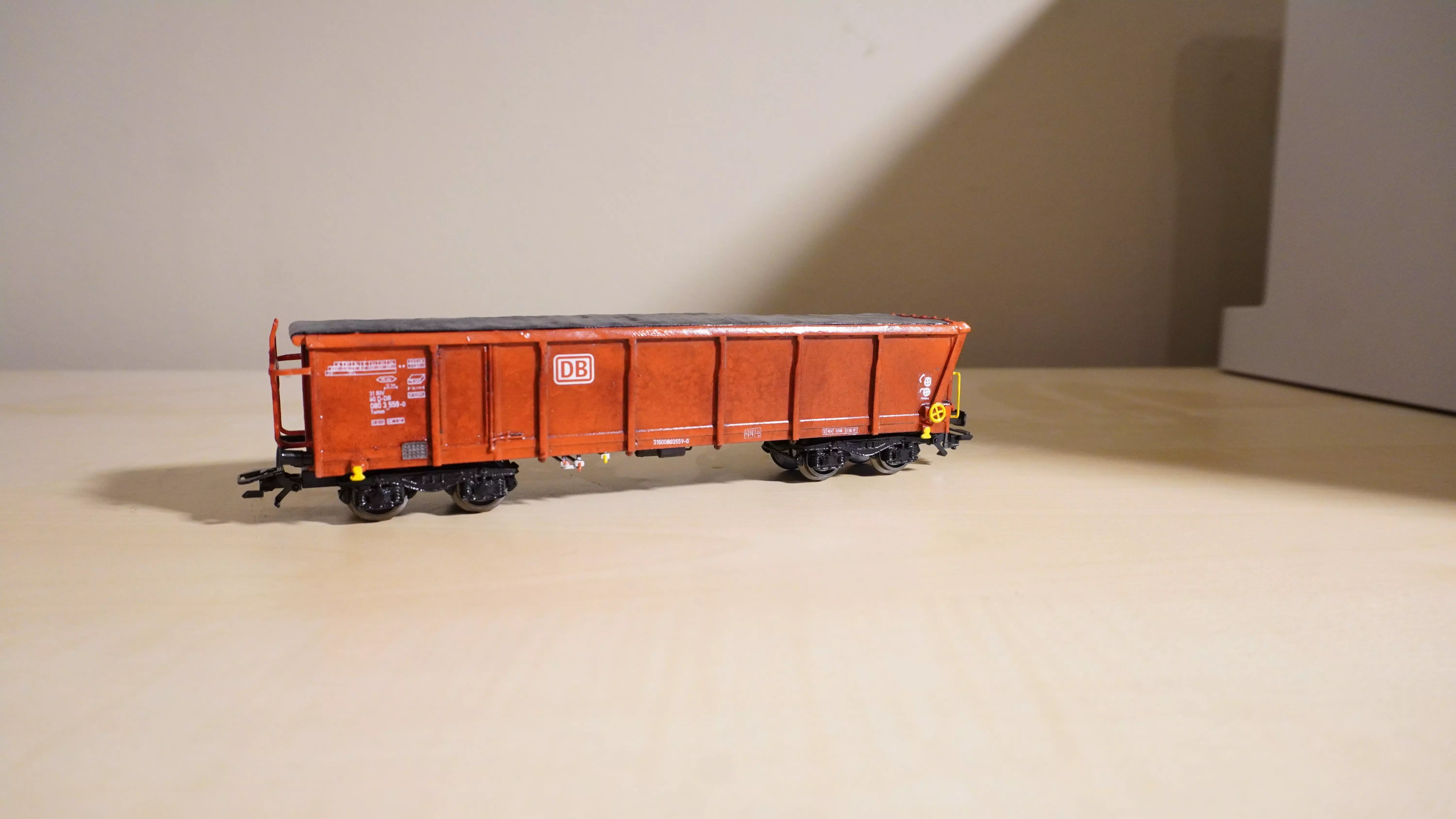 Pre supported H0 1-87 scale Tamns 895 freight car 3D print model_0