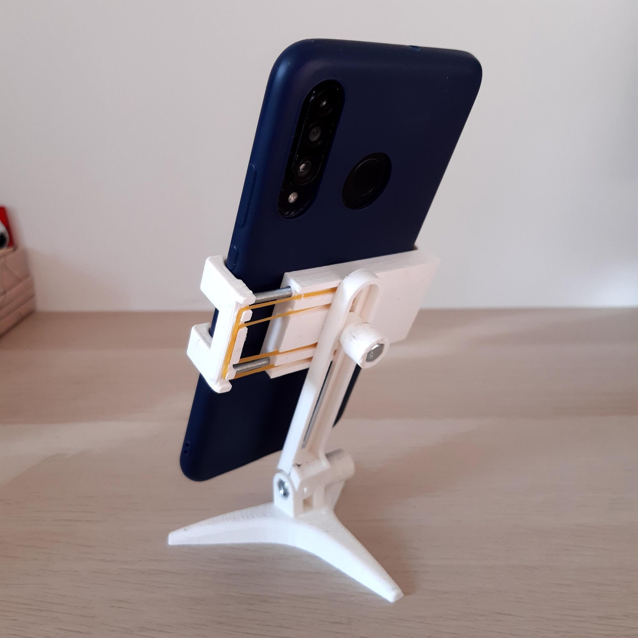 Desktop smartphone stand 3D print model_17