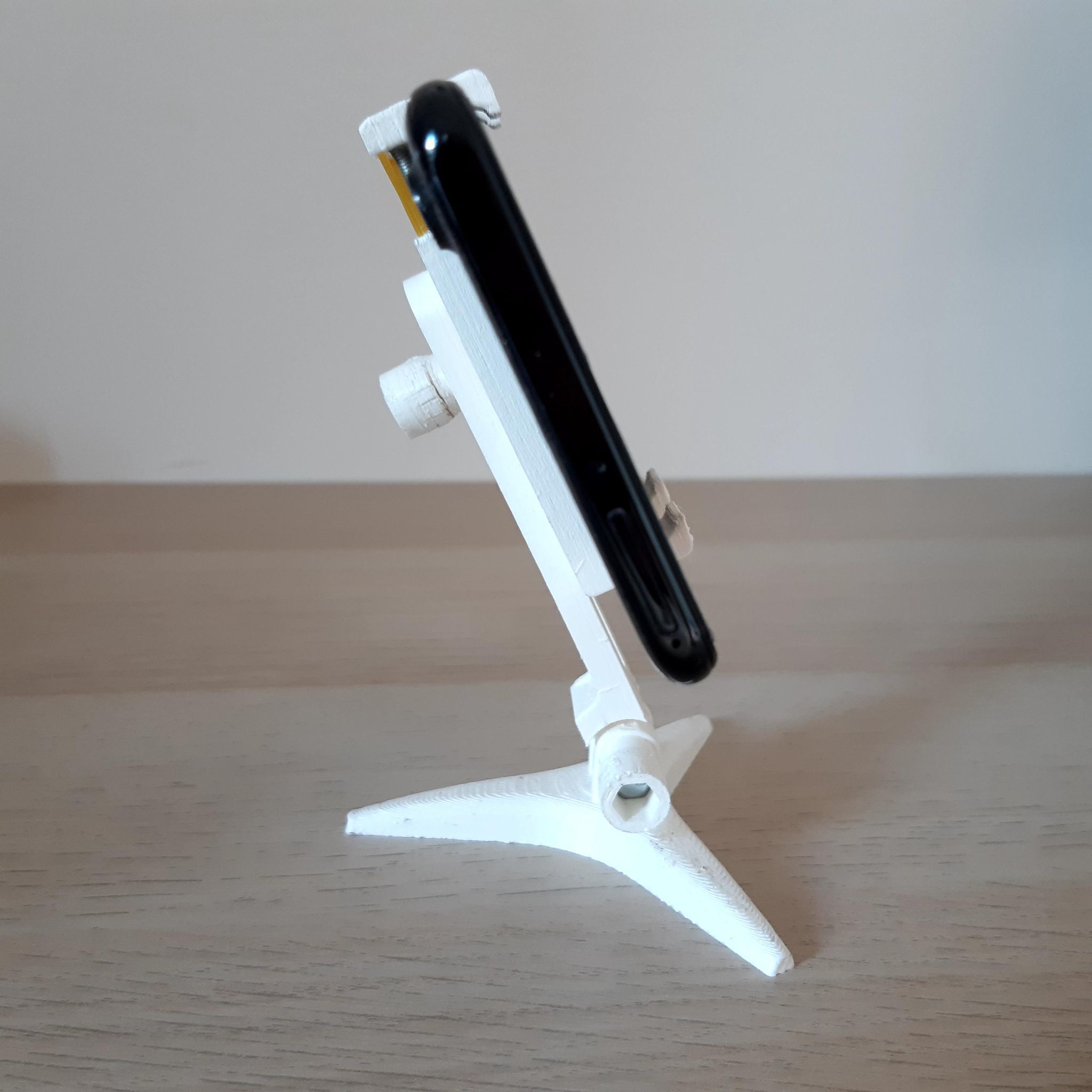 Desktop smartphone stand 3D print model_14