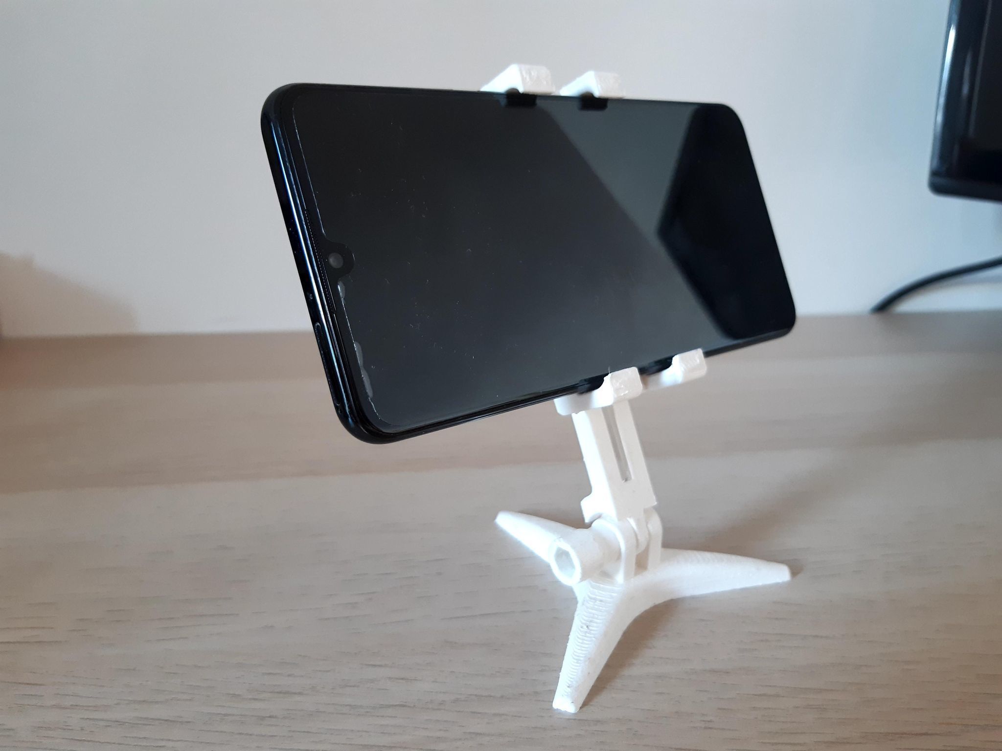 Desktop smartphone stand 3D print model_13