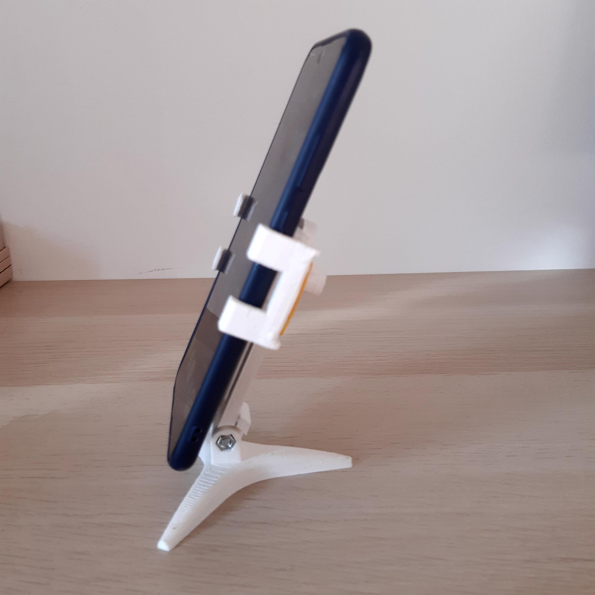 Desktop smartphone stand 3D print model_20