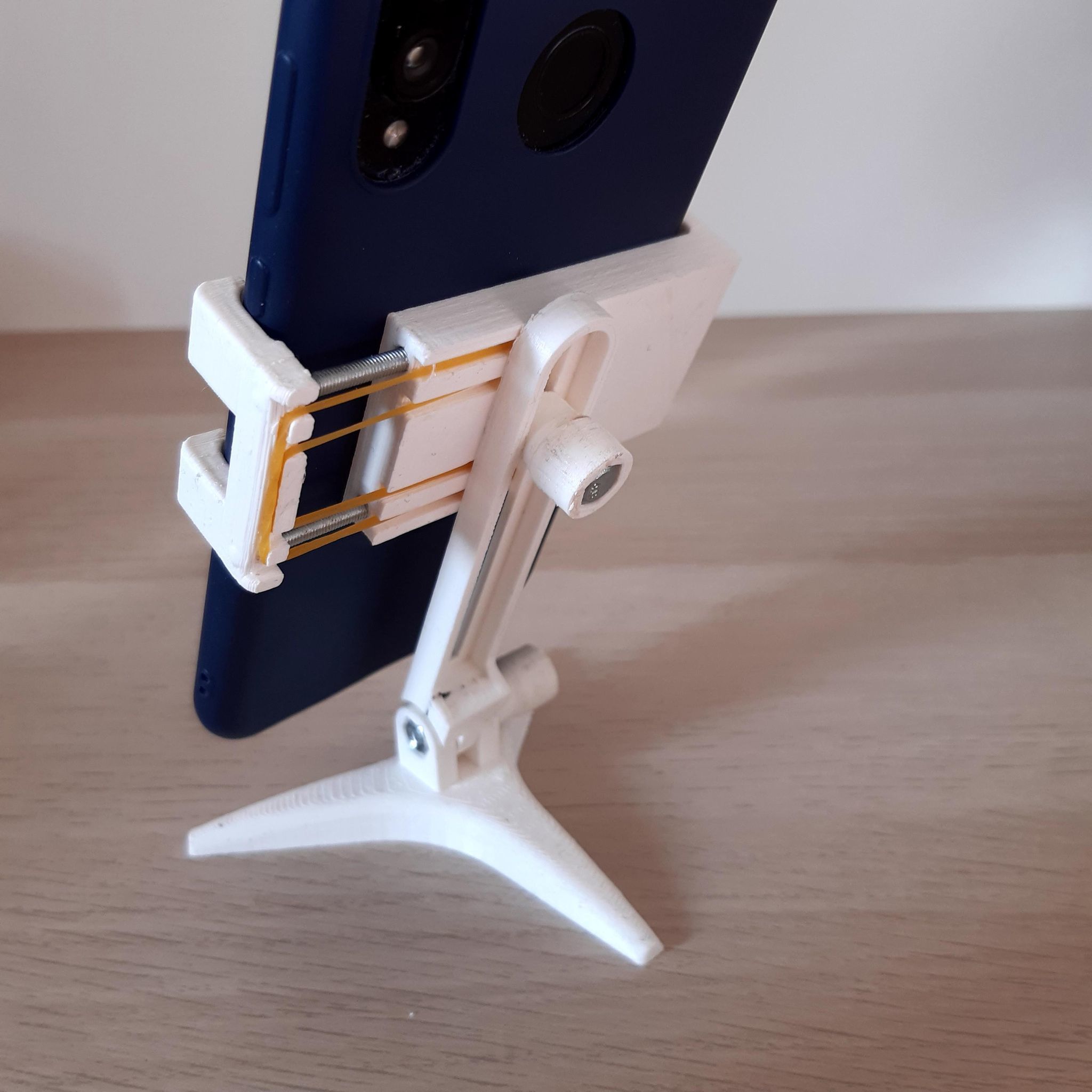 Desktop smartphone stand 3D print model_15
