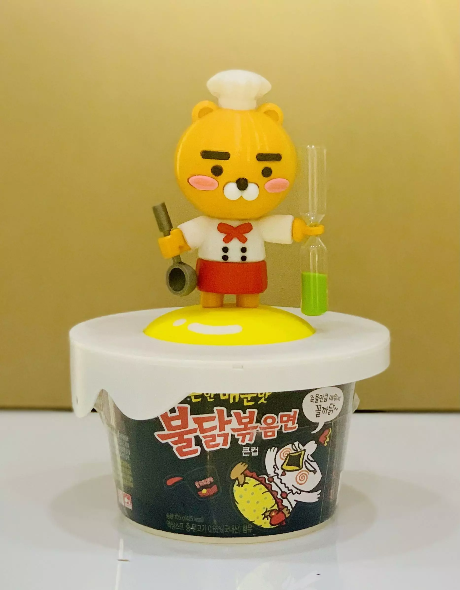 KAKAO FRIENDS RYAN INSTANT NOODLE CUP CAP With HOURGLASS 3D print model_0