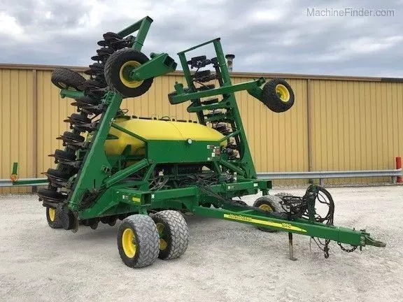 John deere 1990 ccs air seeder  3D print model_0