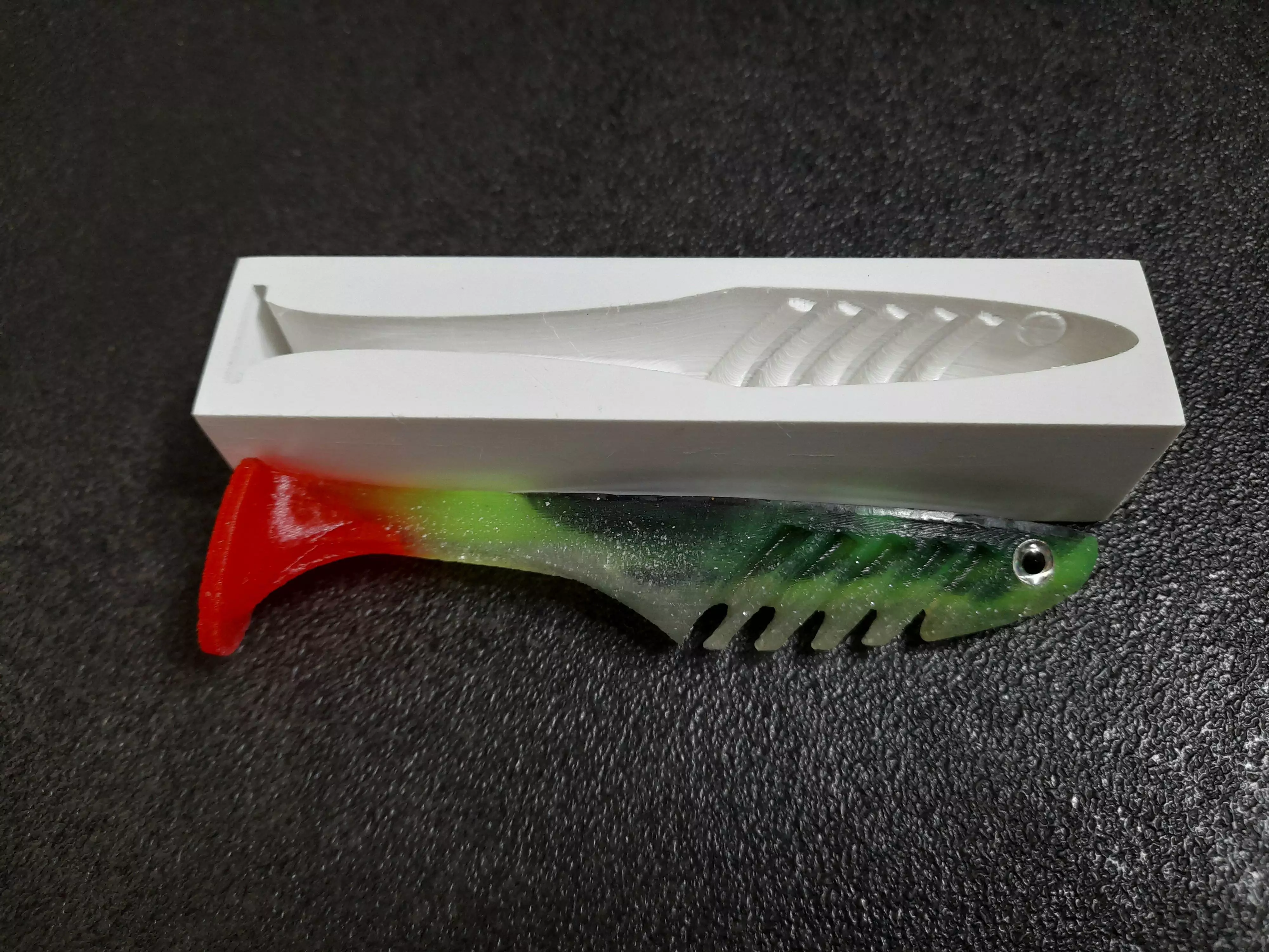 POUR FISHING LURE MOLDS 115MM 3D model_0