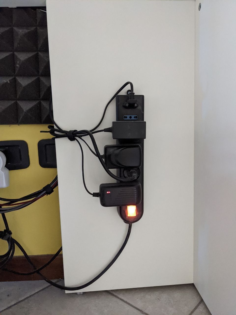 Velcro strap holder wall mount Free 3D print model_2