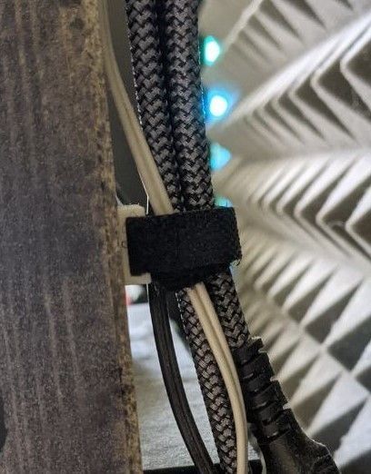 Velcro strap holder wall mount Free 3D print model_3