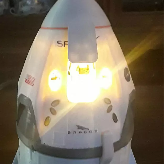 Crew Dragon Endeavor 3D print model_0