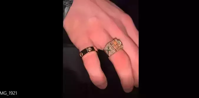 F Ring gold with diamonds