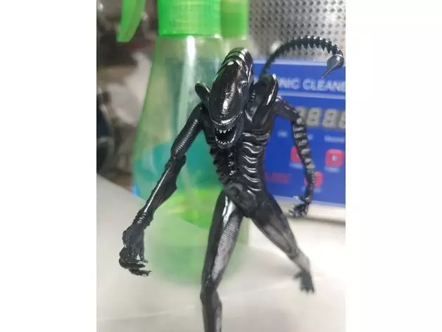 Alien figurine 3D print model 3D model 3D print model_0