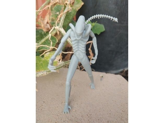 Alien figurine 3D print model 3D model 3D print model_3