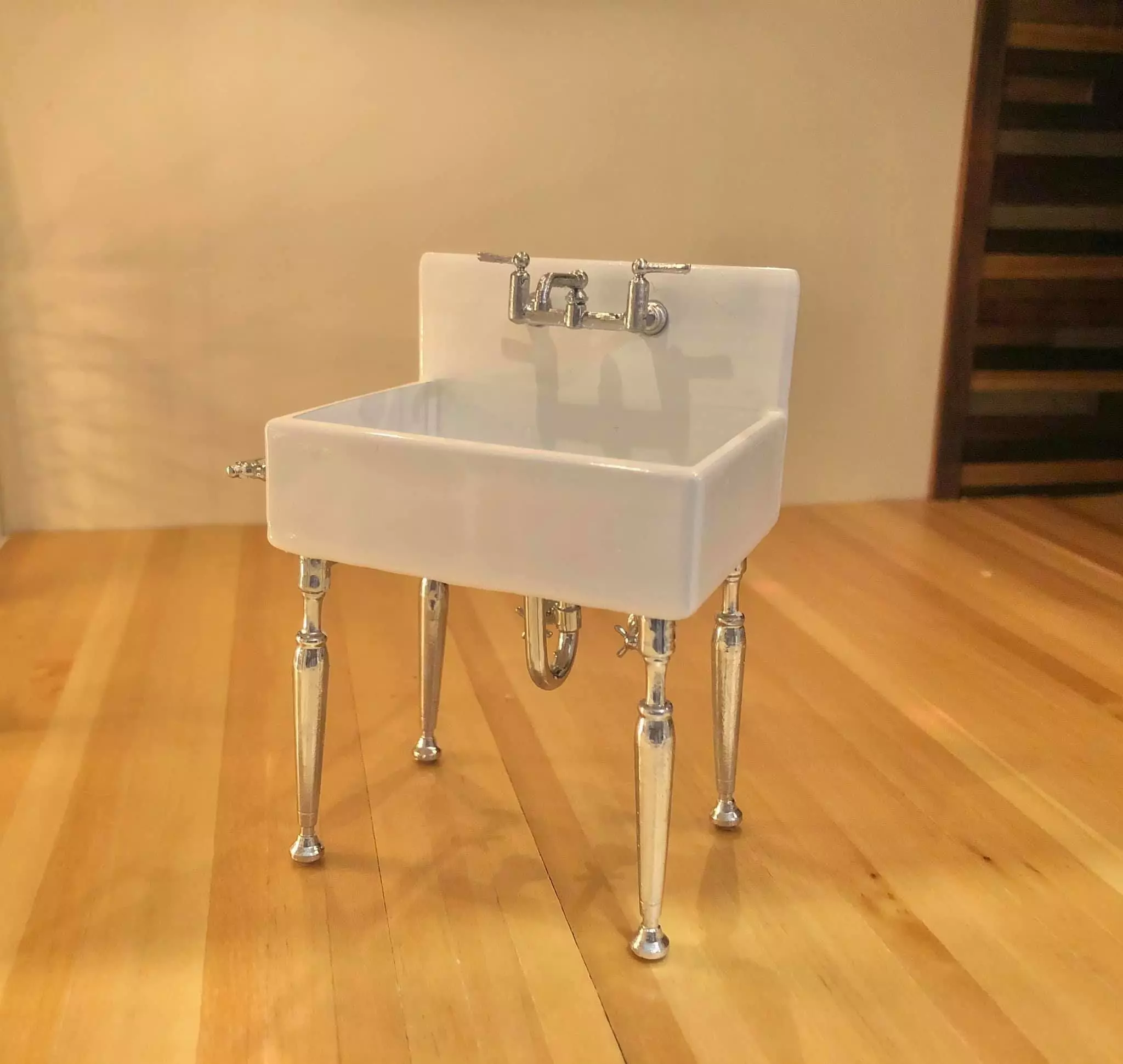 12th Scale Freestanding Vintage Single Sink for dollhouses 3D print model_0