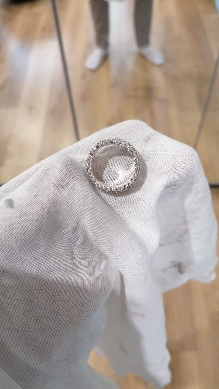 Ring with diamonds 3D print model_2