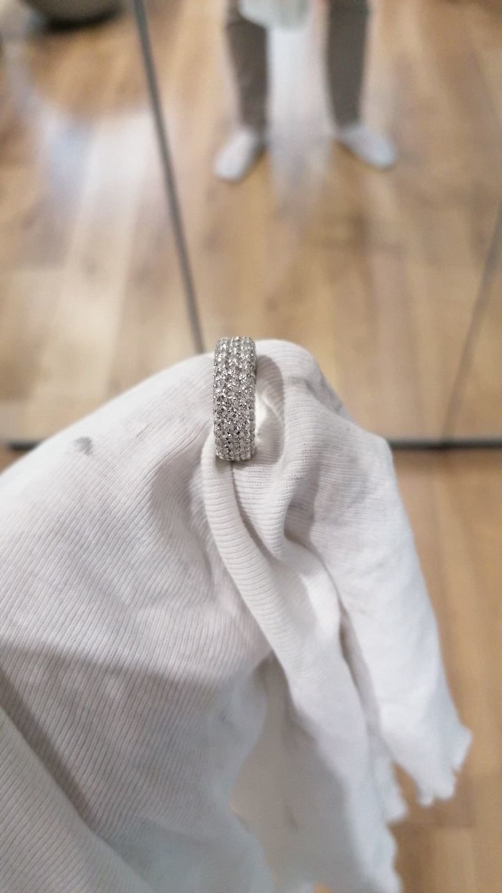 Ring with diamonds 3D print model_1