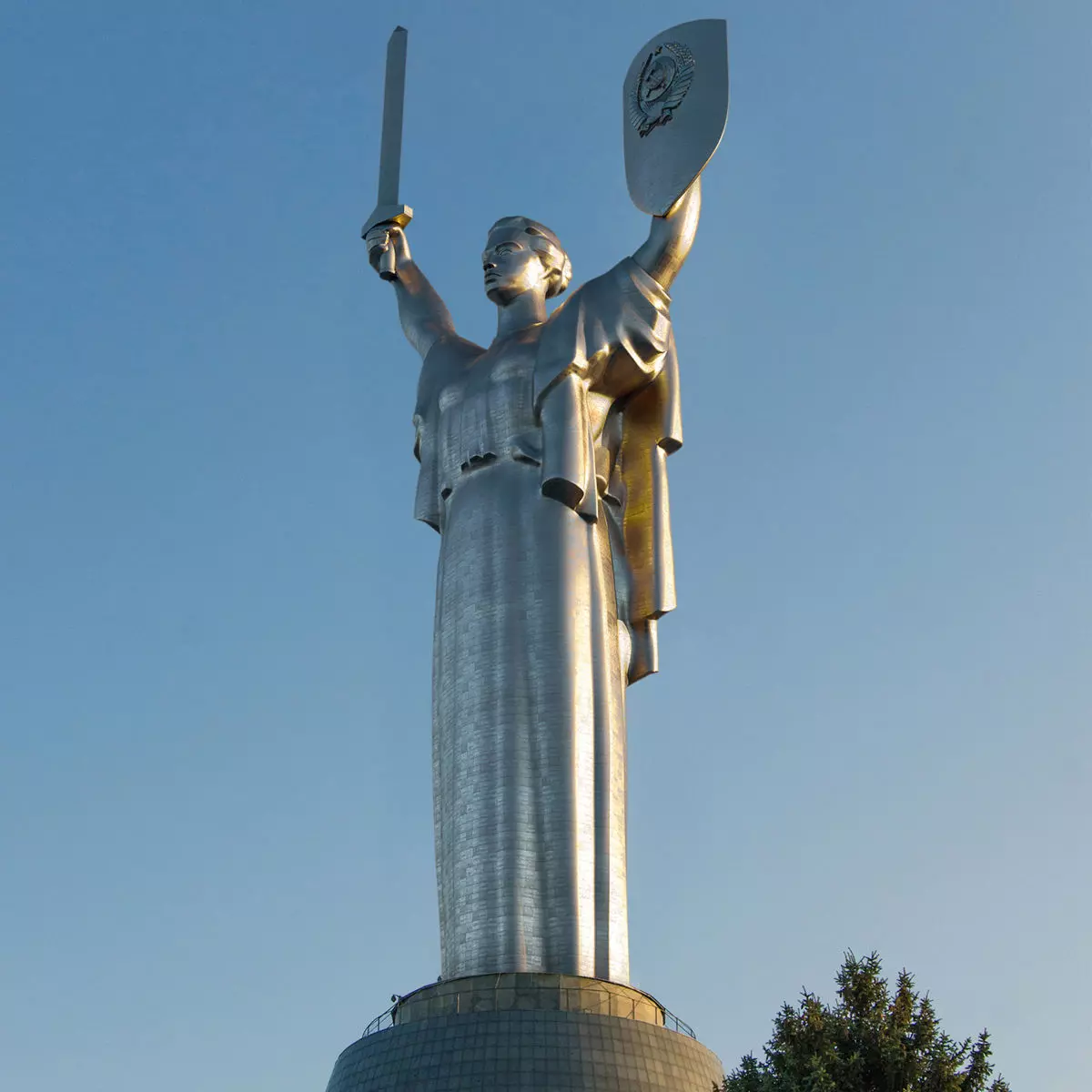 Mother motherland Low-poly 3D model_0