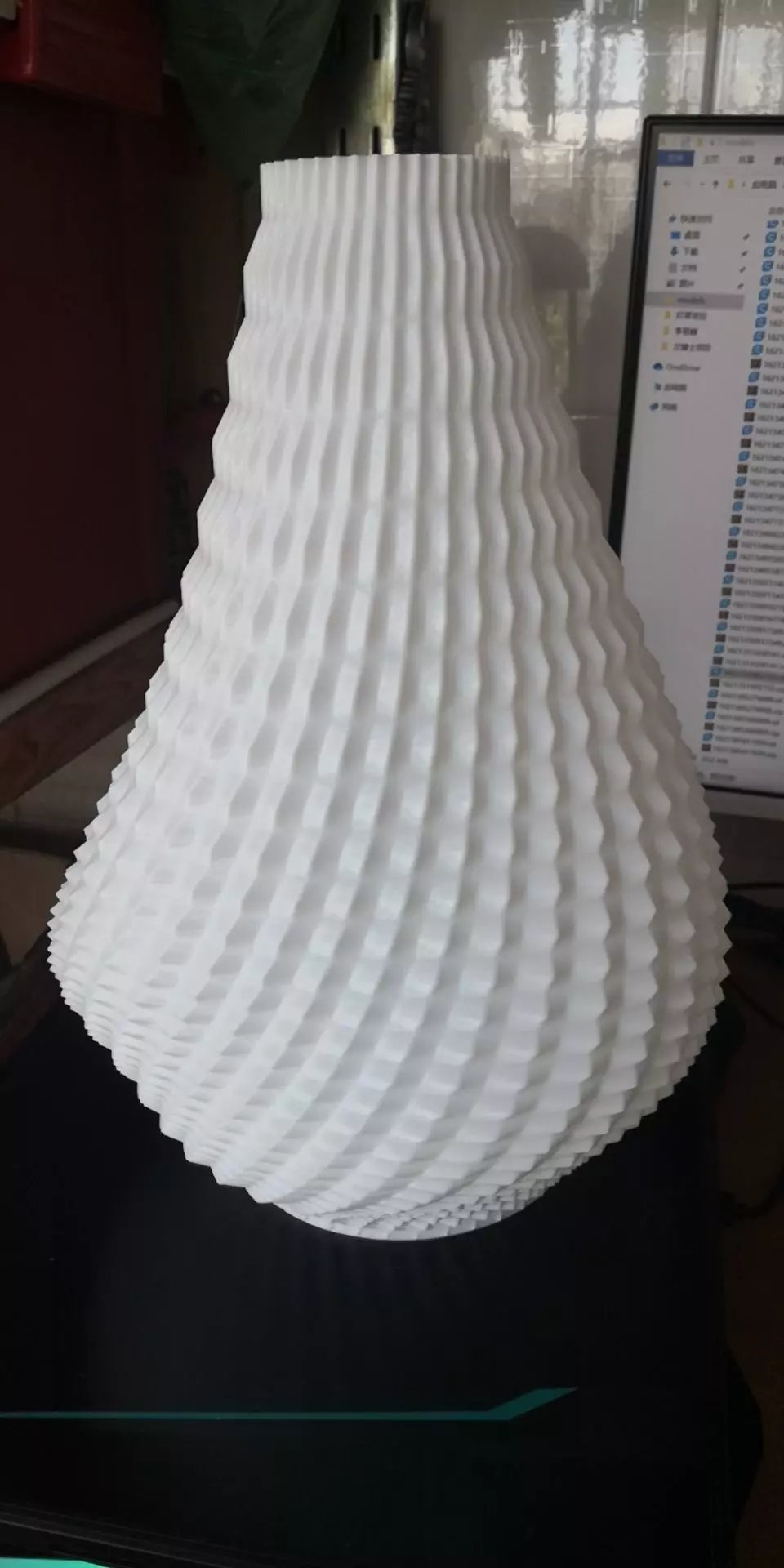 twisty lampshade 3D print model