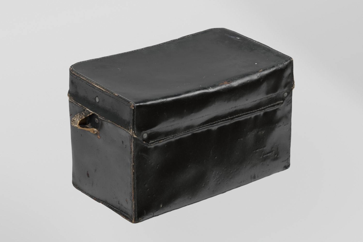 Camera Case Leather K3 photogrammetry scan PBR 4K textures Low-poly 3D model_5