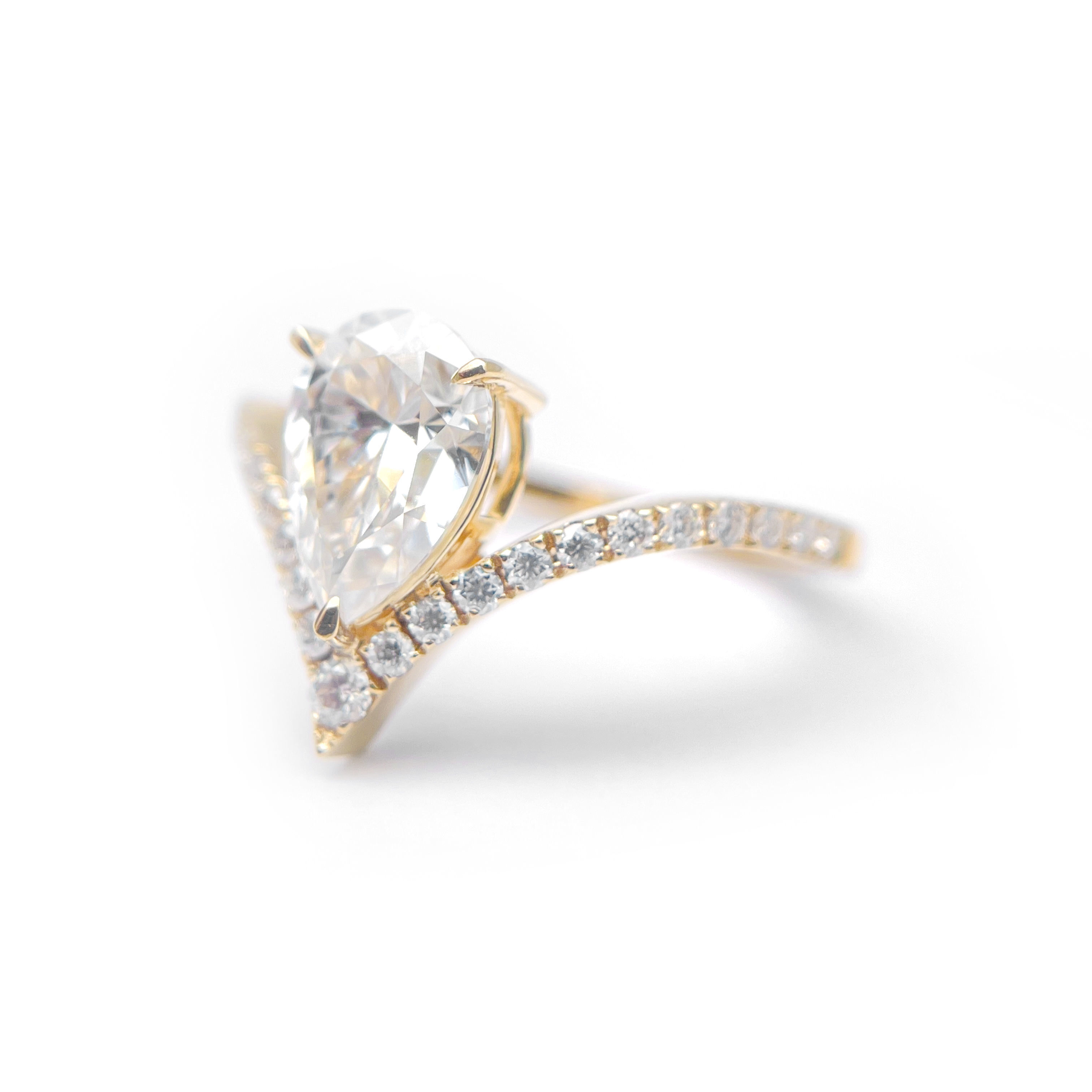 3DM Format Pear shaped engagement ring 14k gold weight 4g 3D print model_3