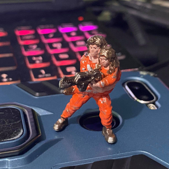 HUMAN SPACE CREW LANNIE WITH WONDERCHILD MUTE 3D print model_2