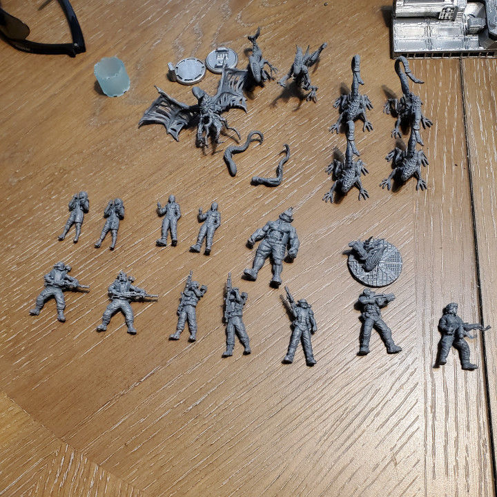 HUMAN SPACE MARINE REGIN VELASQUEZ ACTIVE 3D print model_5