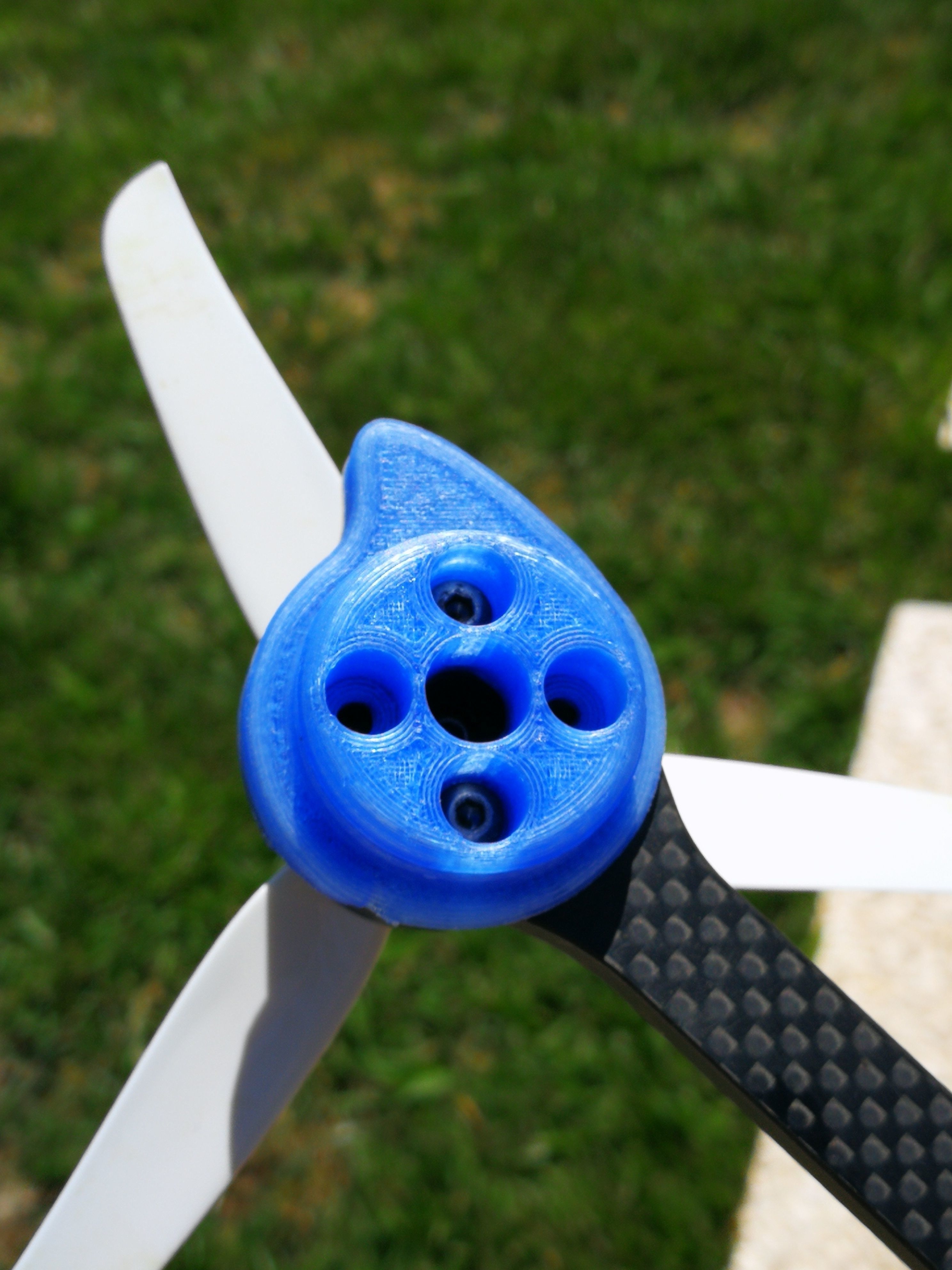 Sliding landing gear for freestyle fpv drone nazgul5 3D print model_1