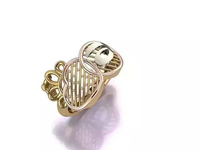ring 4 gold and diamond with heart in middle