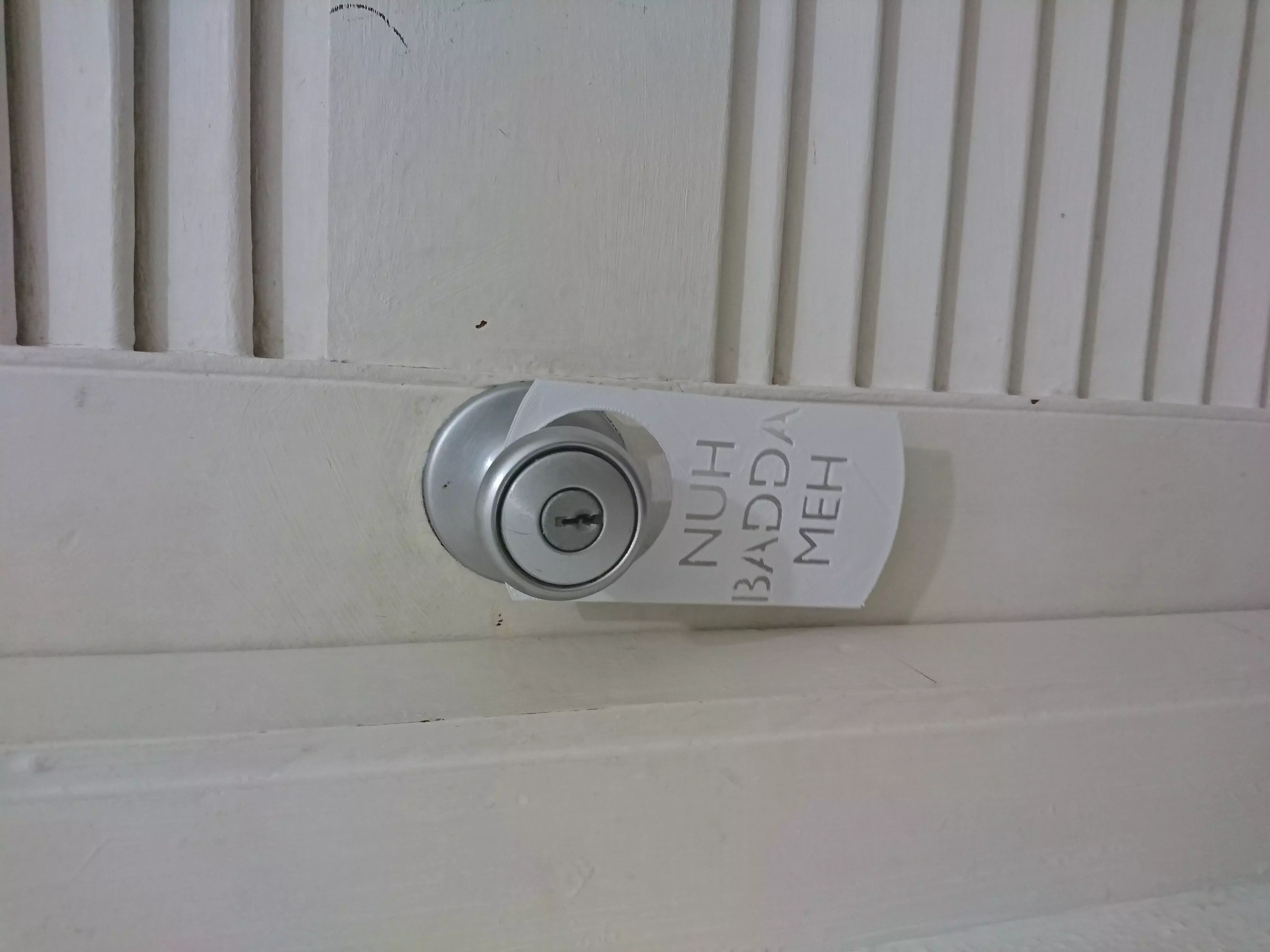 Do Not Disturb signs in Jamaican patois Free 3D print model