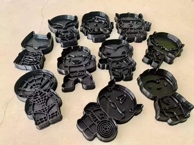 Superheroes cookie cutters kit