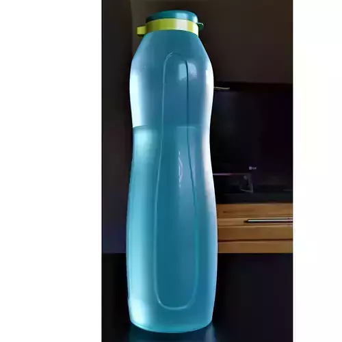 Tupperware water bottle
