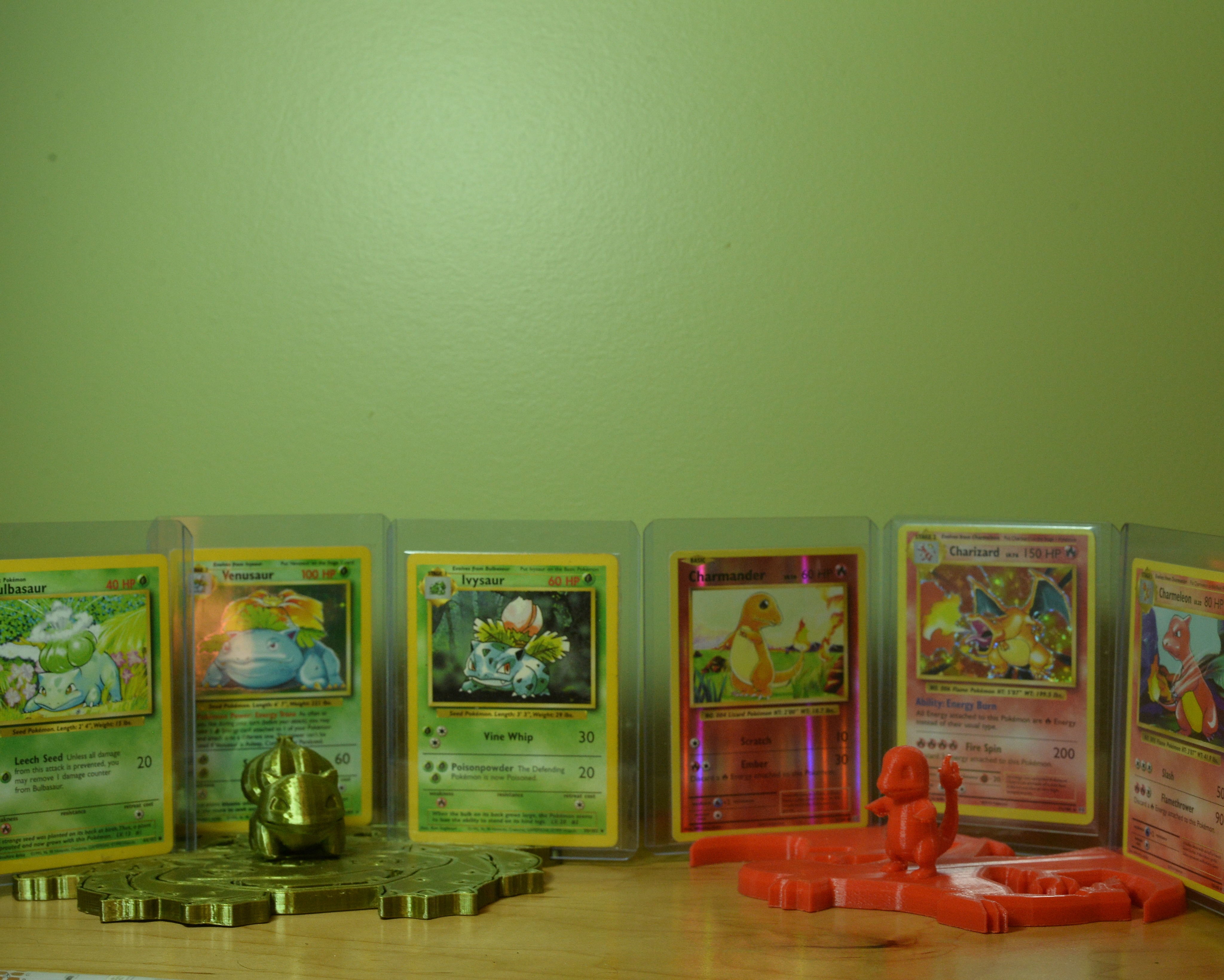 Charizard 3 card holder with charmander 3D print model_3