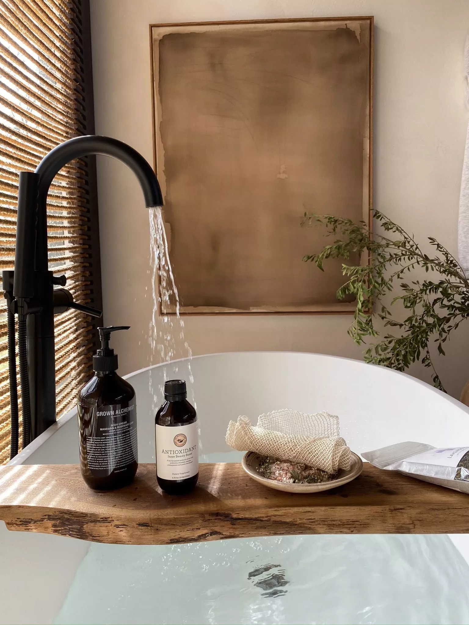 Decorative set bathtub with wooden tray and soap Free 3D model