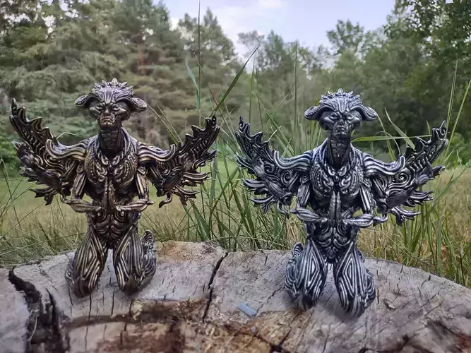 Prey 2 two angels on tree stump