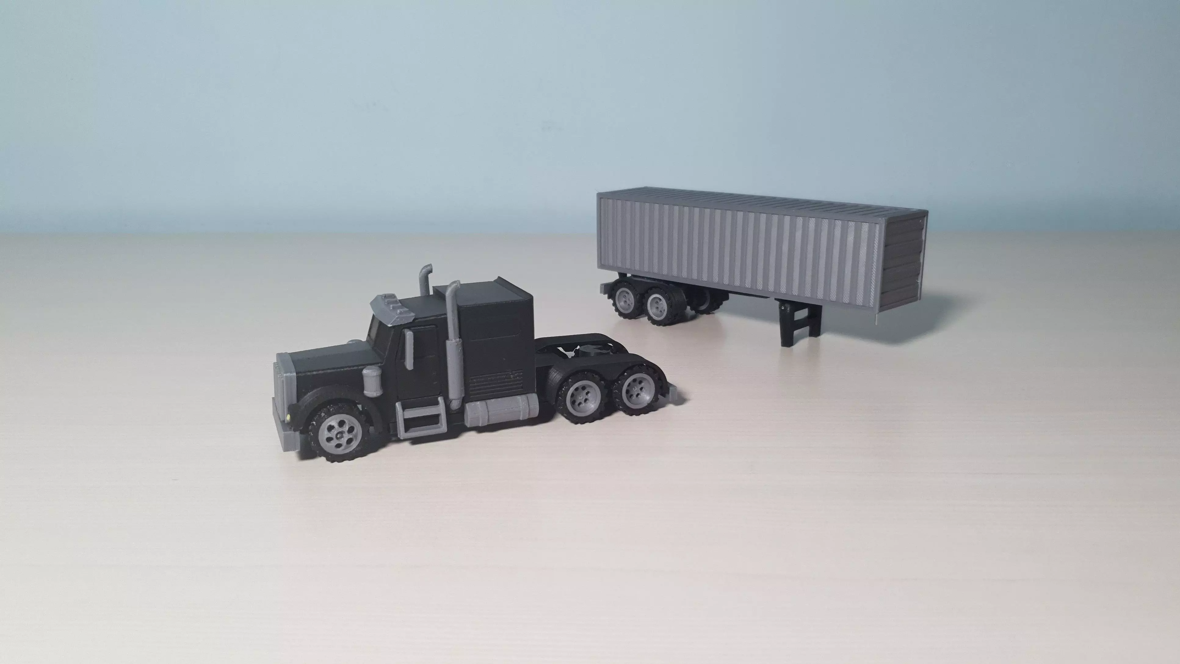 RC Semi Truck with Trailer 1-87 Scale 3D print model_0