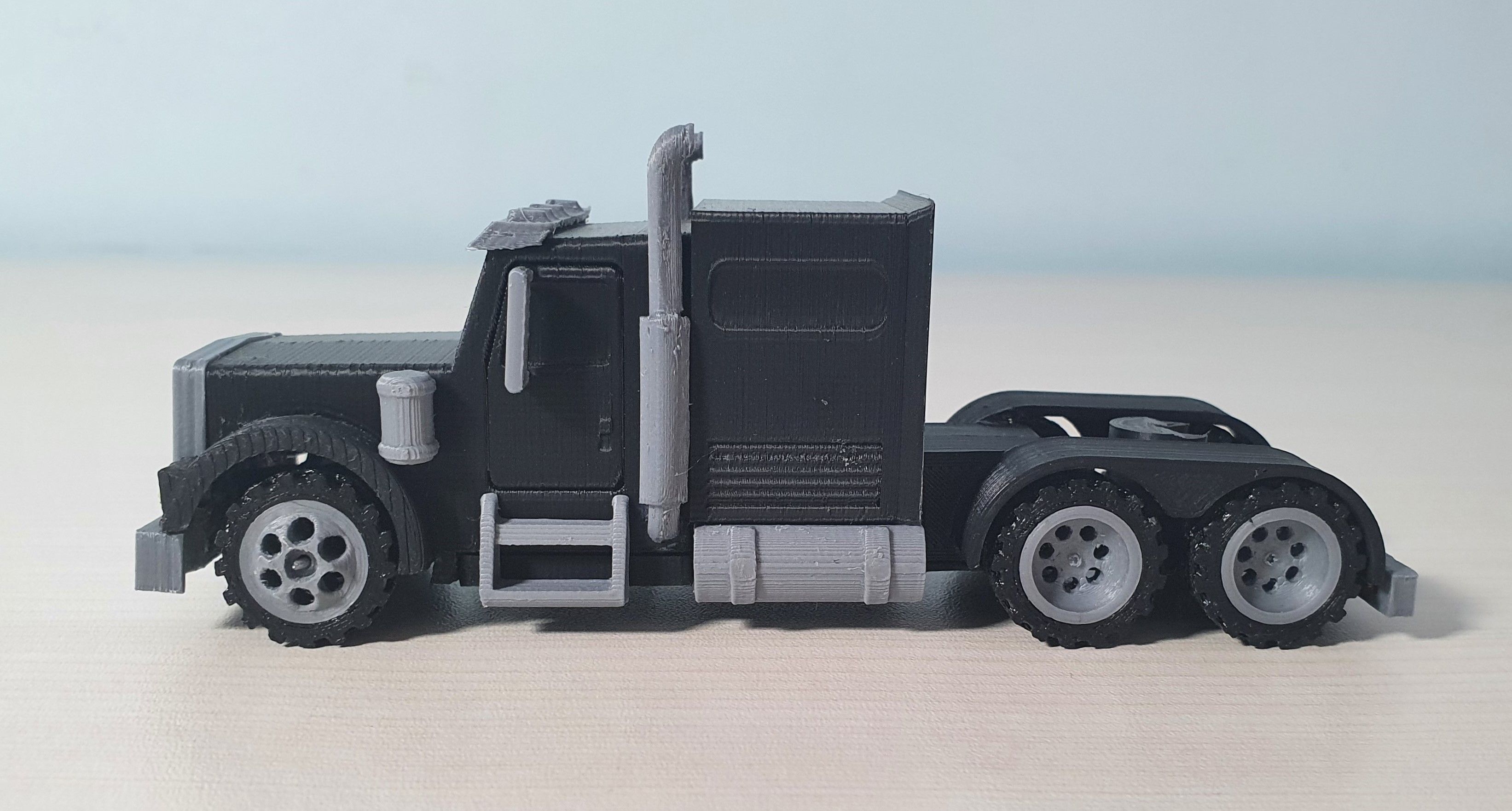 RC Semi Truck with Trailer 1-87 Scale 3D print model_3
