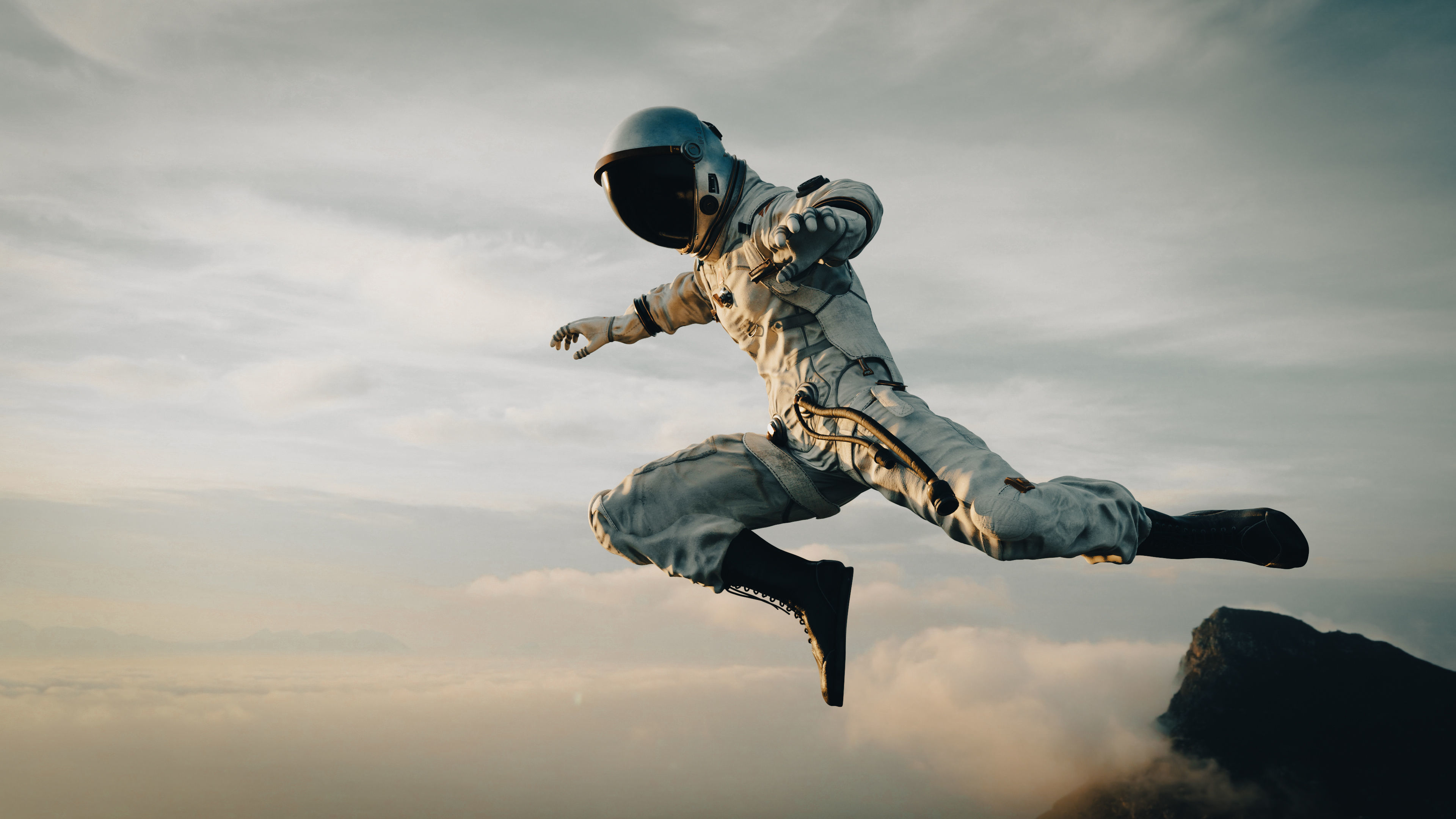 Midpoly female astronaut 3D model Low-poly 3D model_10