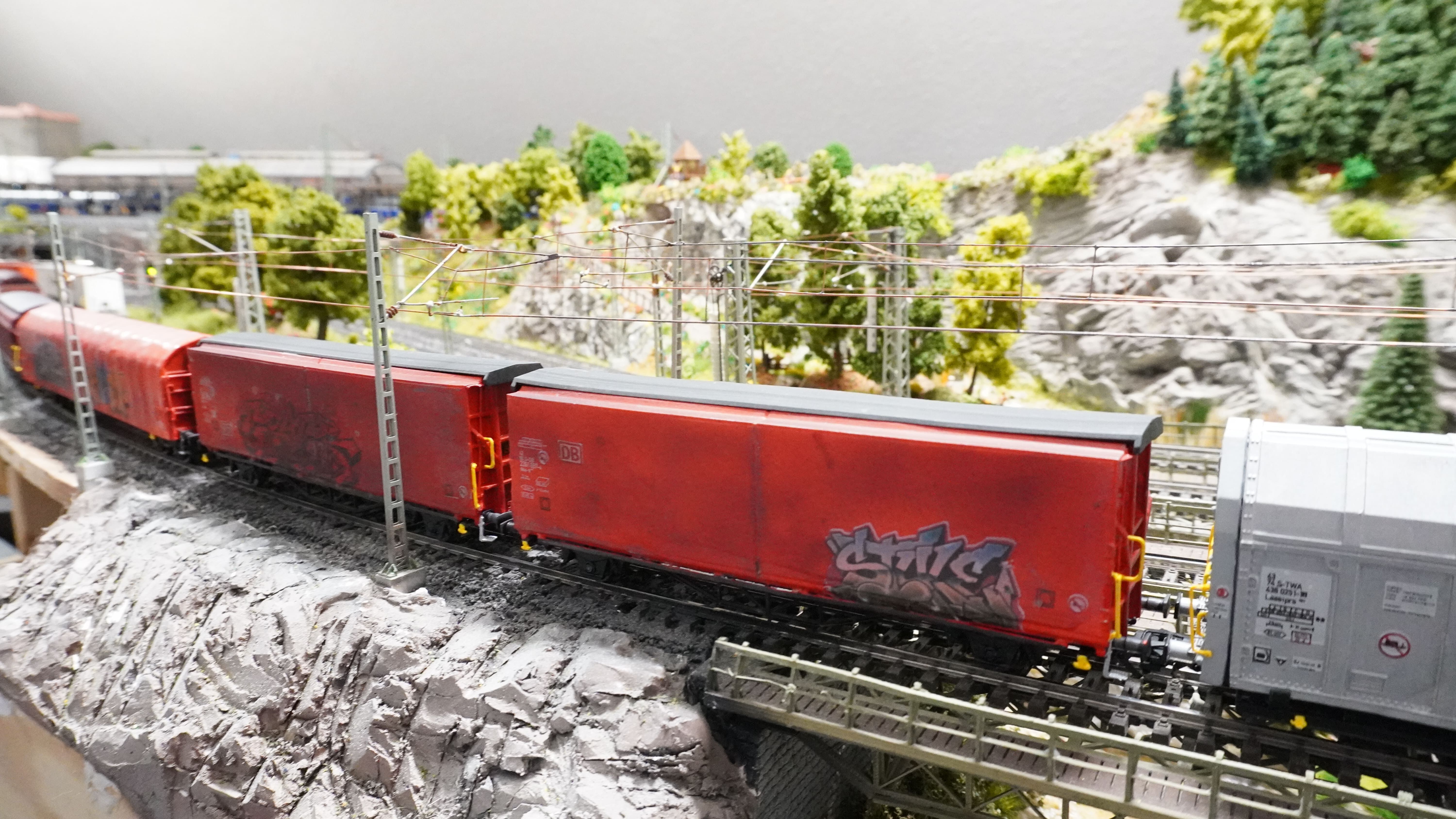 Pre supported H0 1-87 scale Hbis-tt 293 freight car 3D print model_3