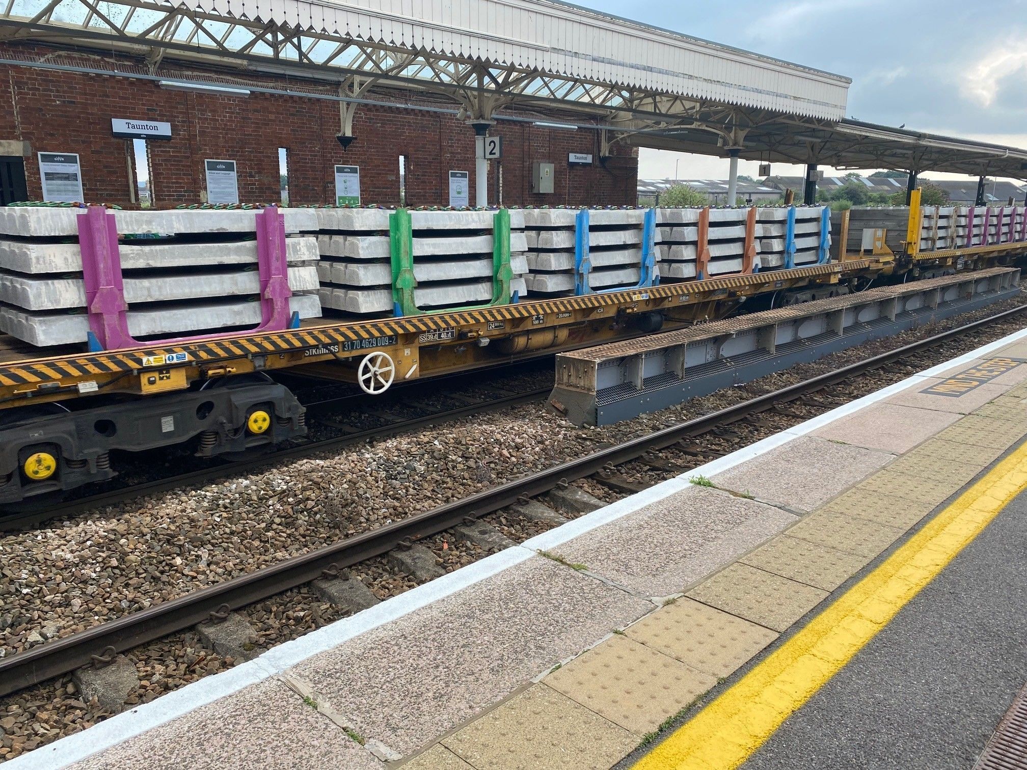 Model Railway Concrete Sleepers in Transportation Frame 3D print model_23