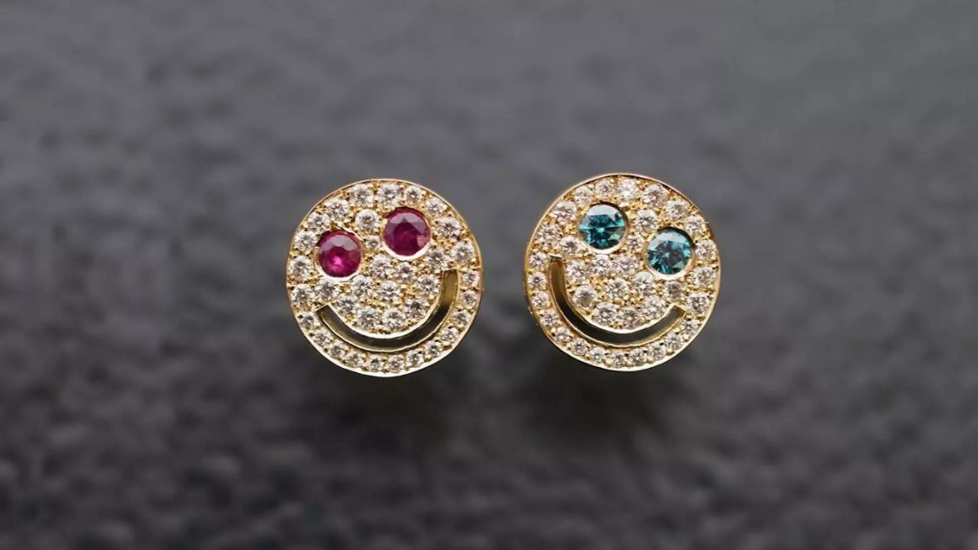 Smiley Emoji Diamond Earring 3D print model_0
