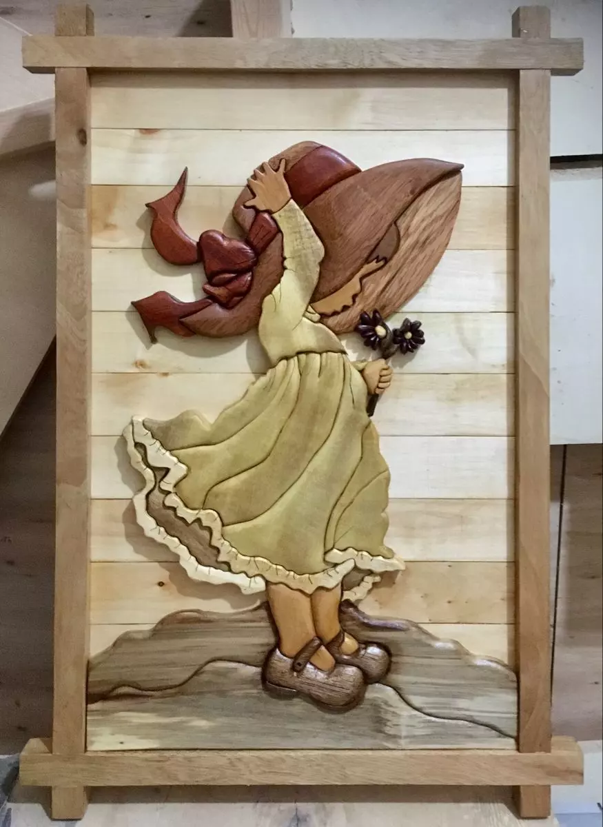 Sara1 wood carving of girl in hat 3D model