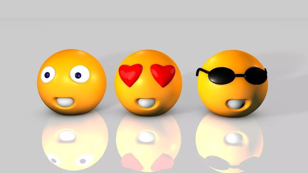 Smiles three emojis with sunglasses and hearts Free 3D model