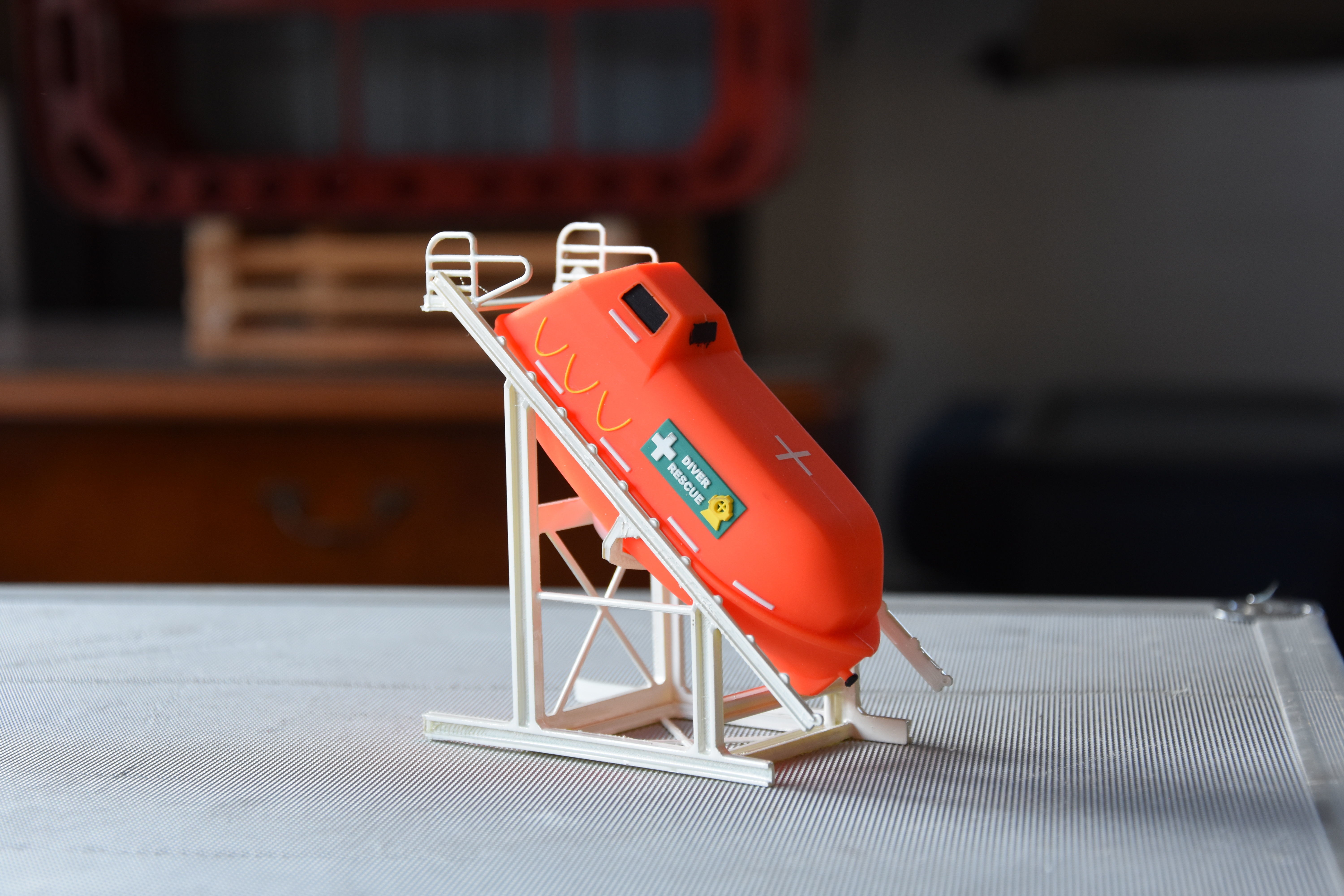 Type A lifeboat with stand 3D print model_1