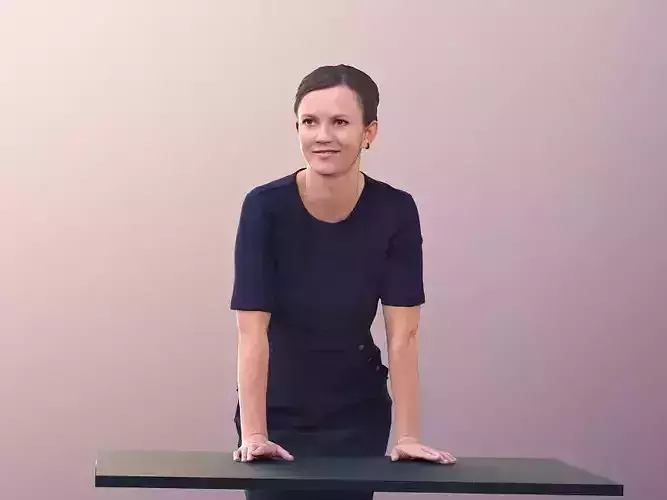 Nadin 10648 - Elegant Woman Leaning On Table