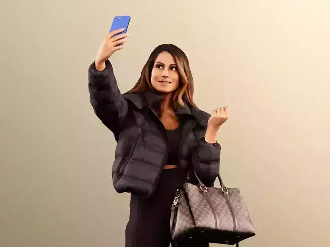 Elli 11959 - Colored Woman Taking A Selfi With Bag