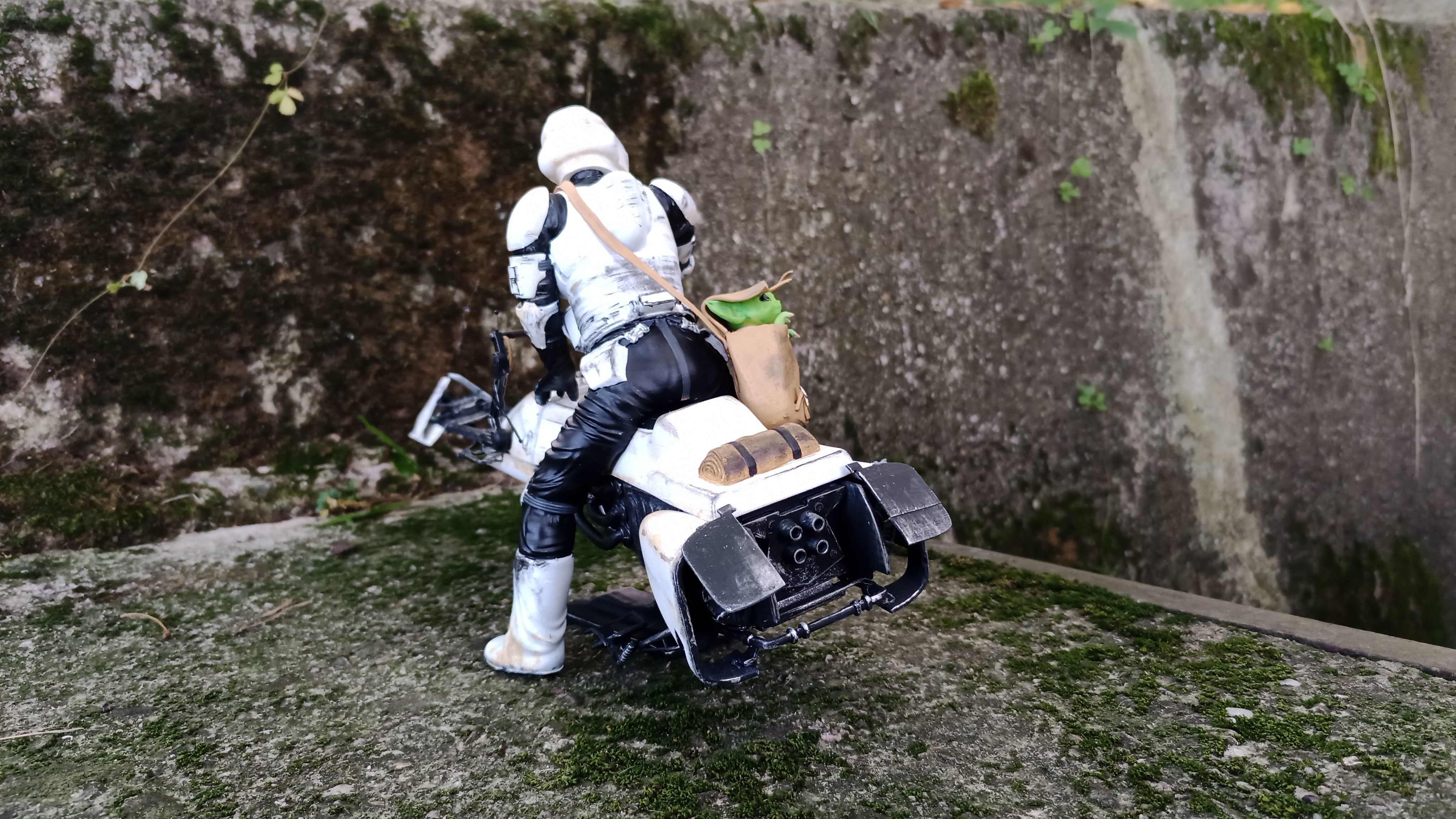 Mandalorian - Speeder bike with Yoda 3D print model_7
