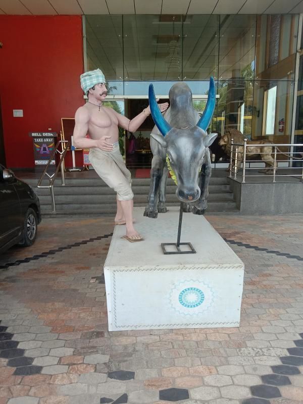 Madurai Anjapar hotel jallikattu statue  bull 3d photogrammetry 3D model_3